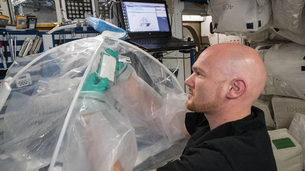 Astronauts Make First Cement in Space to Support Future Martian Habitats